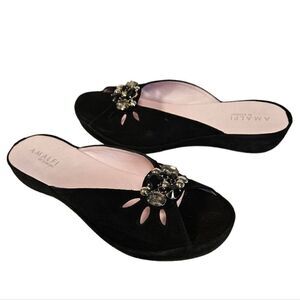 Like New Stunning Amari Jewel Embellished Slipons sz 10.5 Narrow